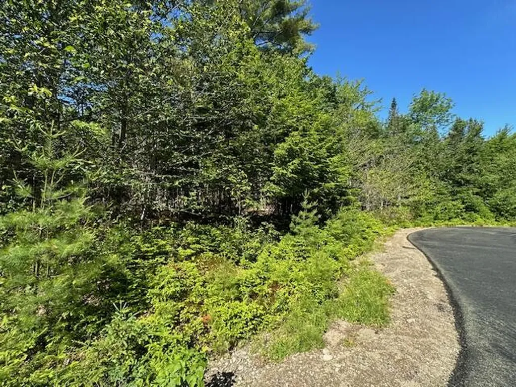671 Stream Road Winterport ME 04496