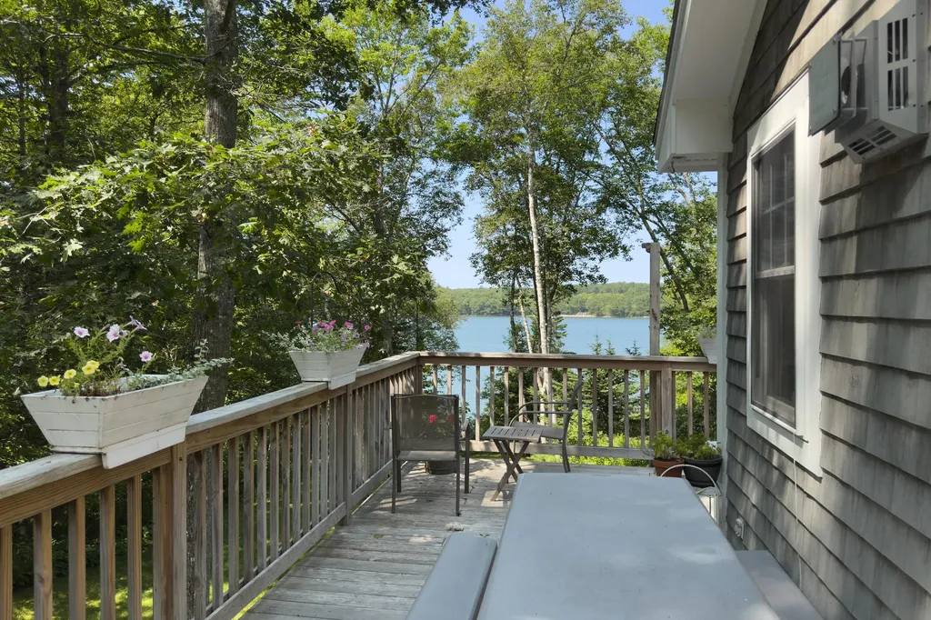 33 Rockinghorse Lane Saint George ME 04859