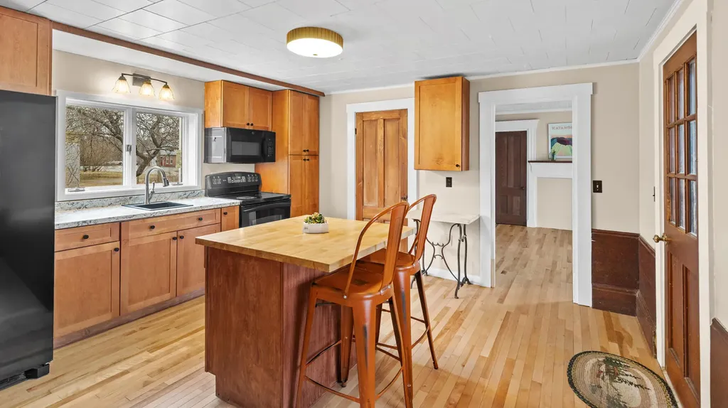 64 Penobscot Street Orono ME 04473