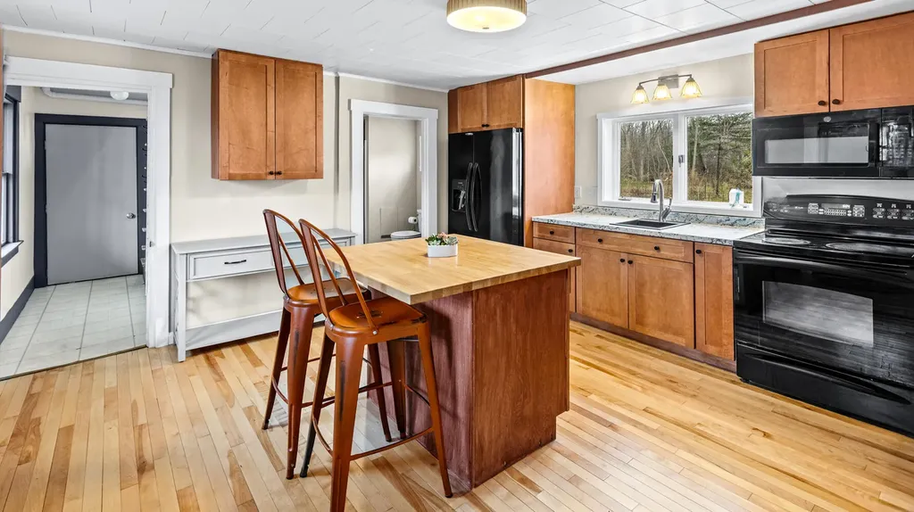 64 Penobscot Street Orono ME 04473