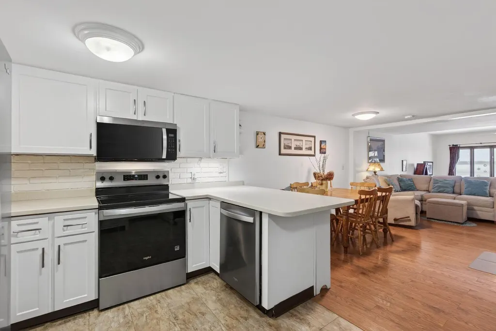 1112 Roosevelt Trail Windham ME 04062