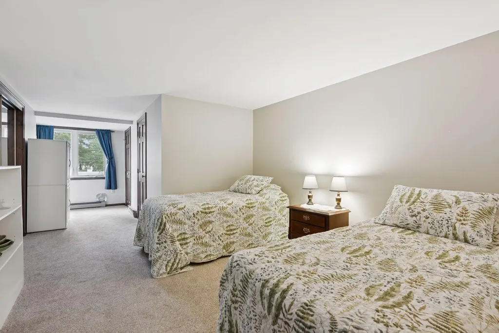1112 Roosevelt Trail Windham ME 04062