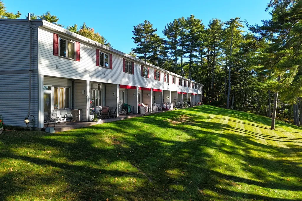 1112 Roosevelt Trail Windham ME 04062