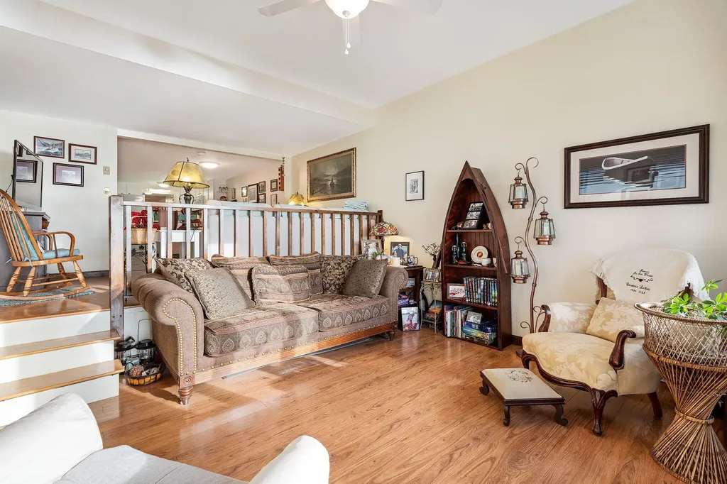 1112 Roosevelt Trail Windham ME 04062