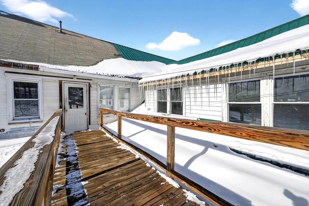 21 Corinna Road Saint Albans ME 04971