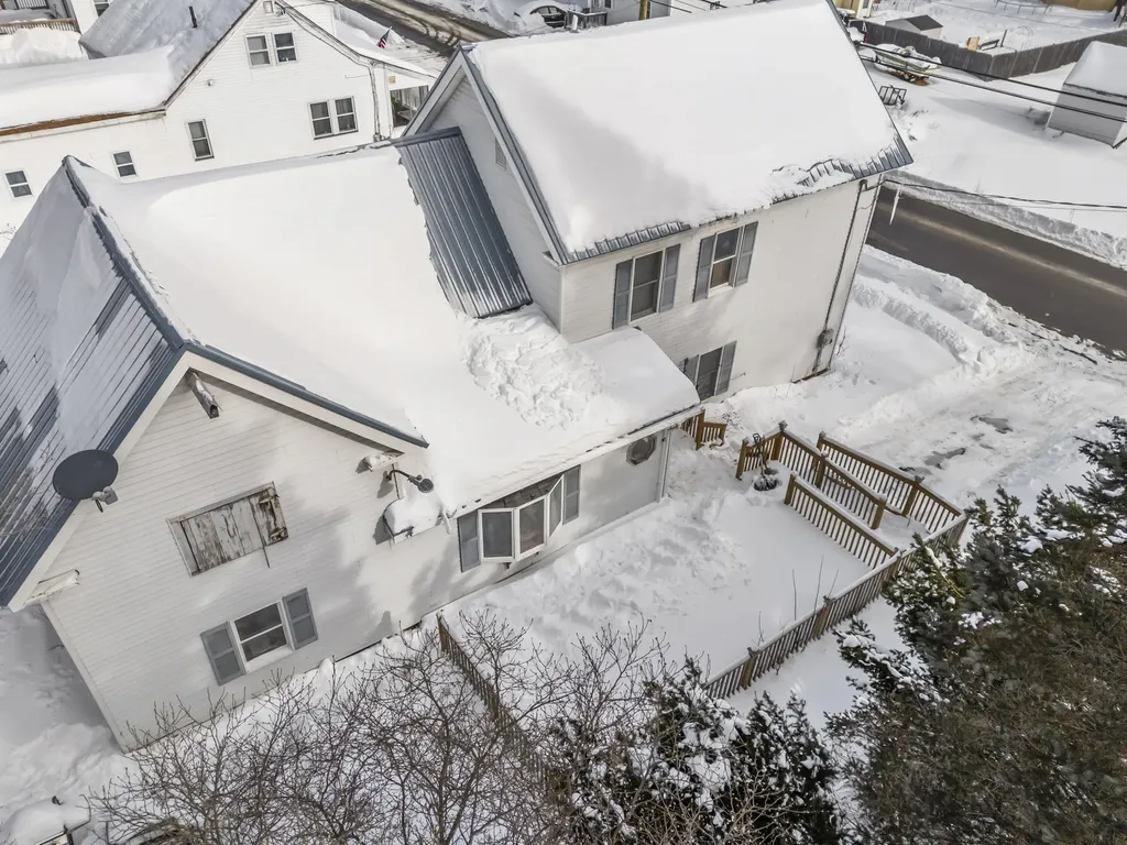 79 Harrison Avenue Gardiner ME 04345
