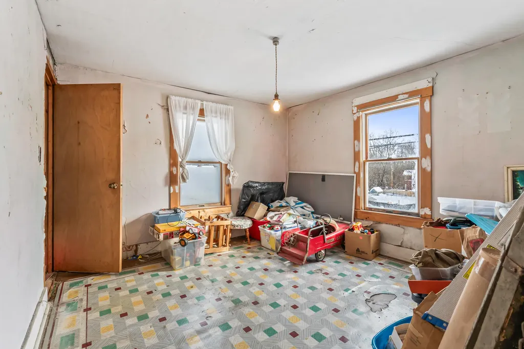 79 Harrison Avenue Gardiner ME 04345