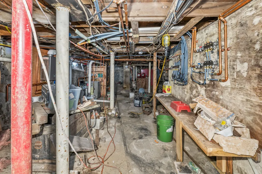 79 Harrison Avenue Gardiner ME 04345