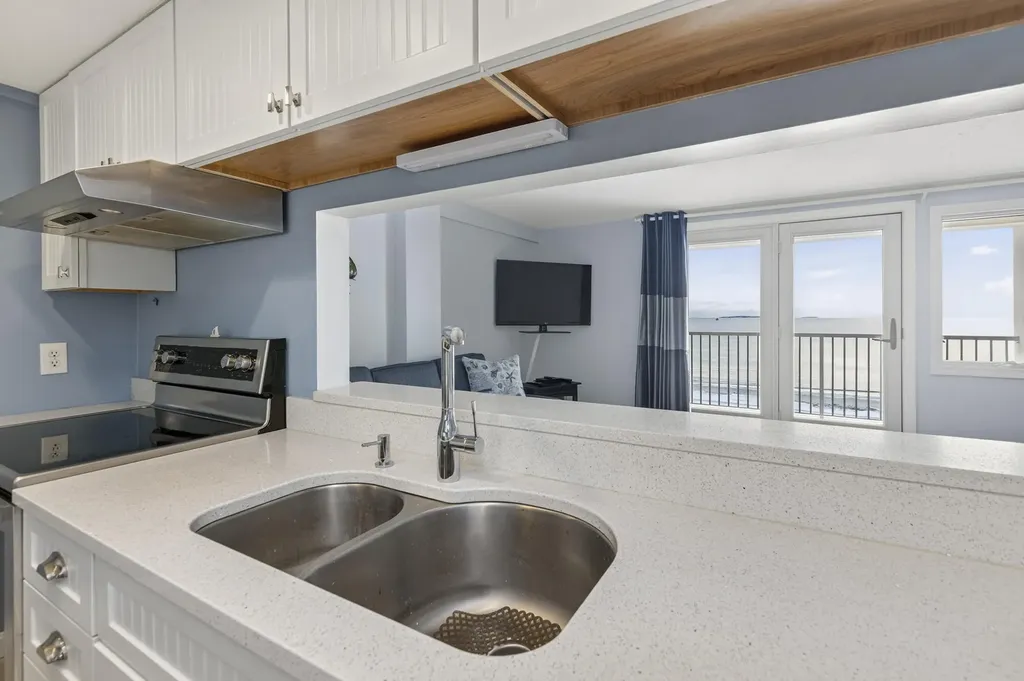 191 E Grand Avenue Old Orchard Beach ME 04064