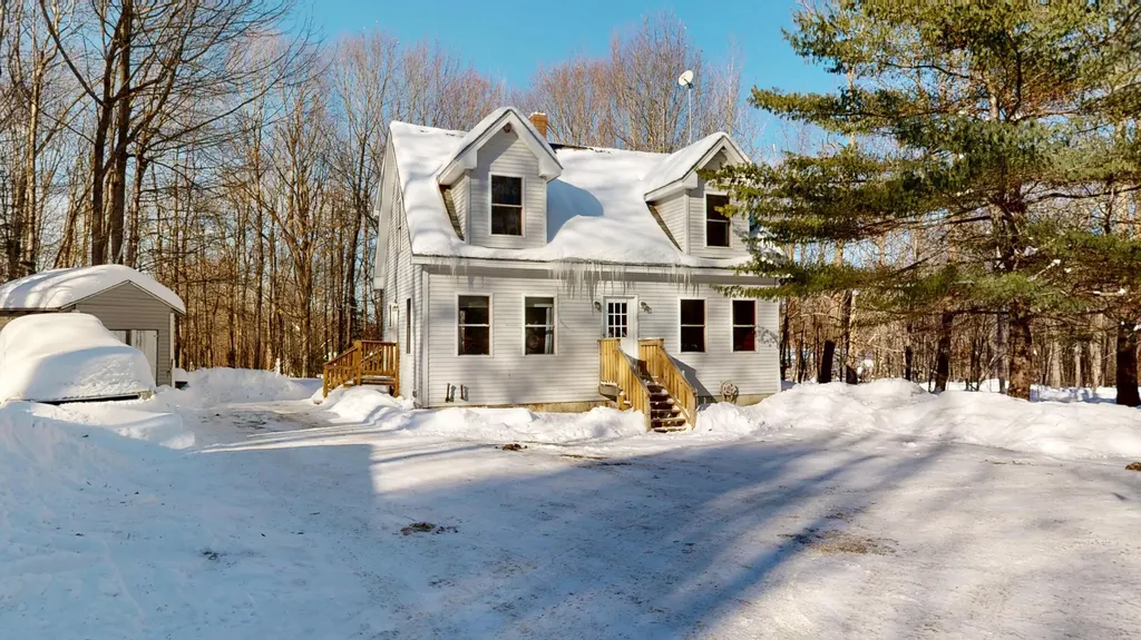 15 D And B Buckfield ME 04220