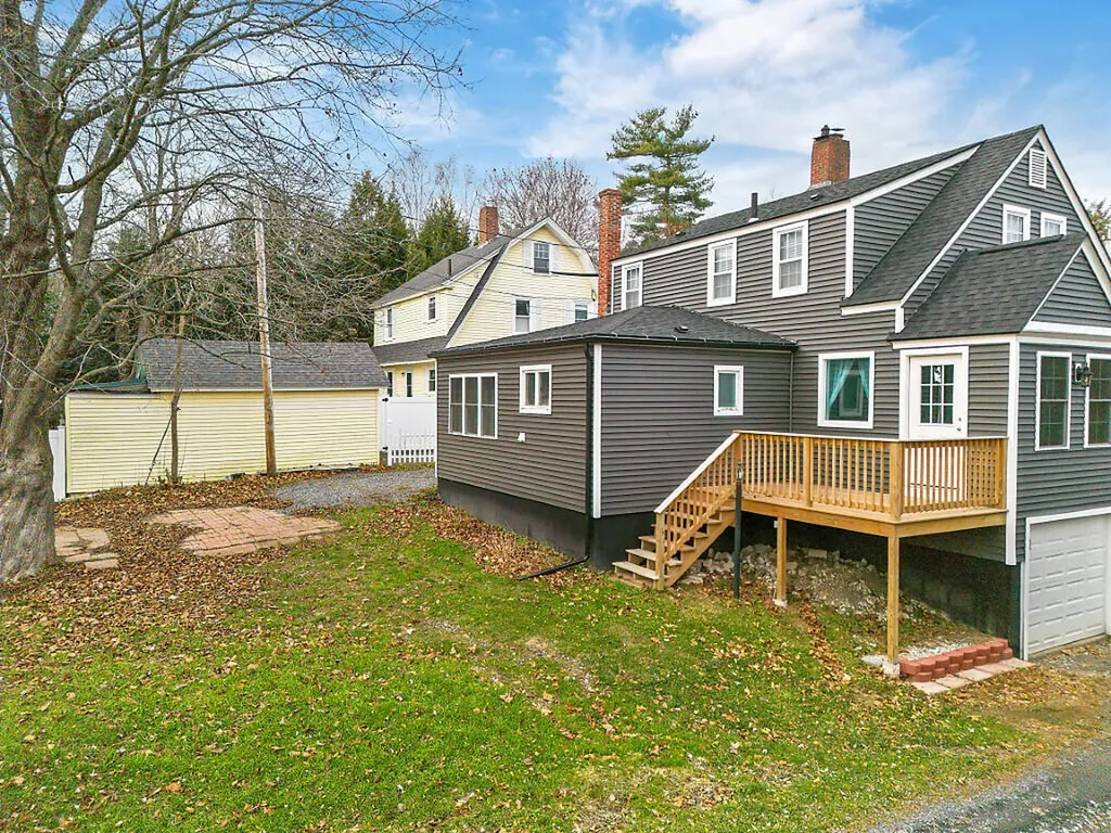 18 Manley Street Augusta ME 04330