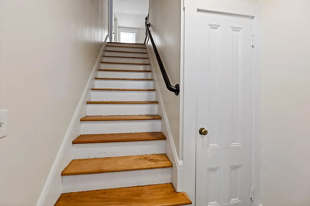 18 Manley Street Augusta ME 04330