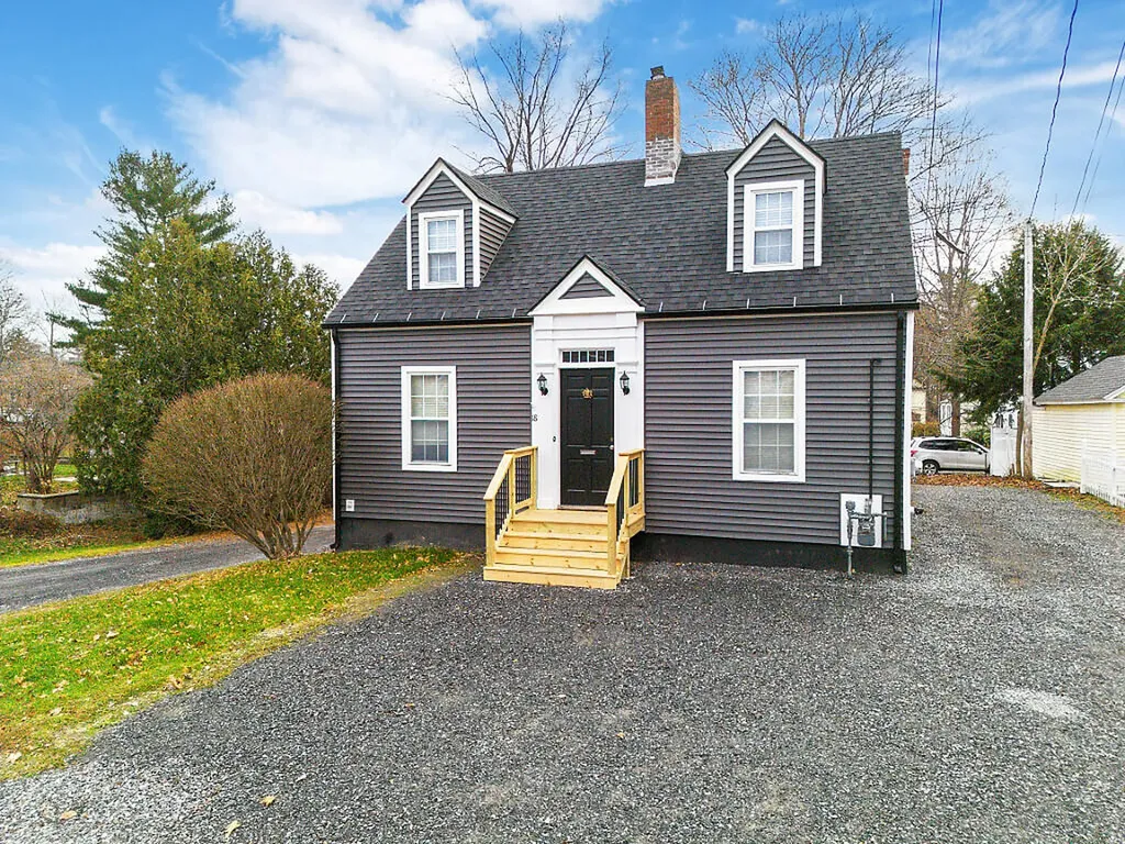 18 Manley Street Augusta ME 04330