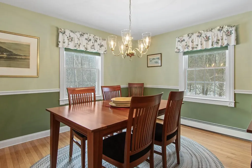 51 Old Field Road Yarmouth ME 04096