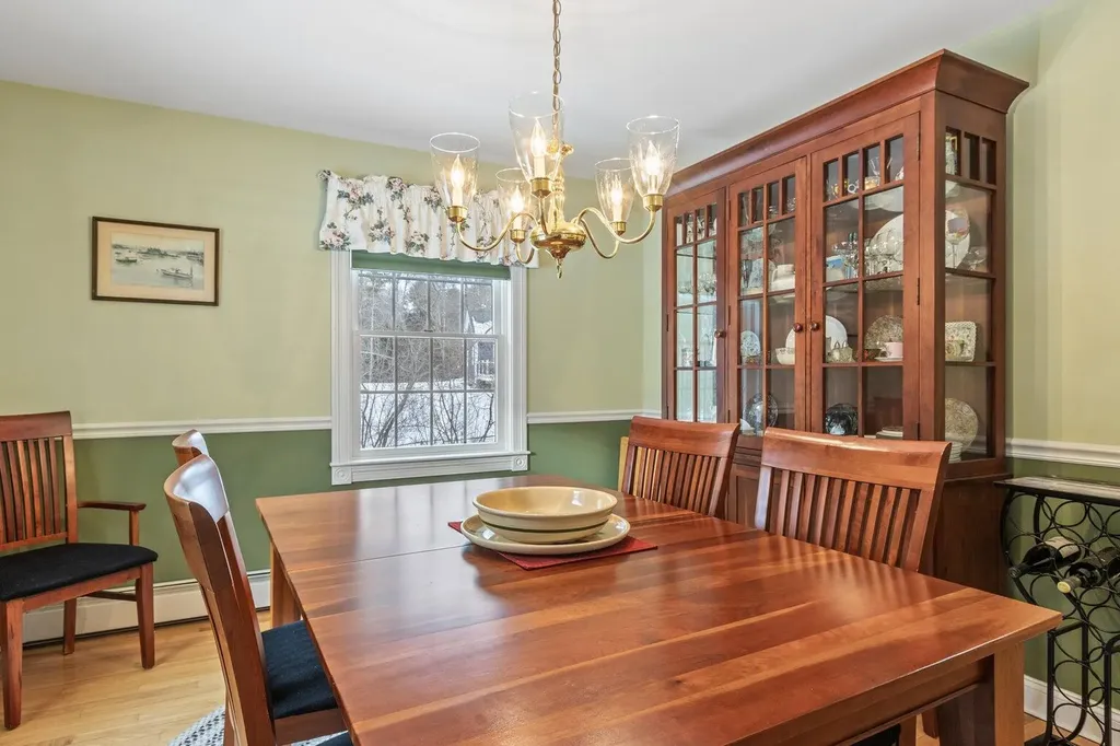 51 Old Field Road Yarmouth ME 04096