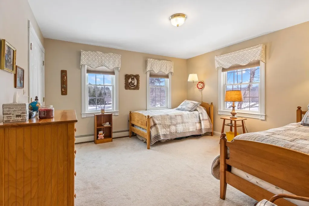 51 Old Field Road Yarmouth ME 04096