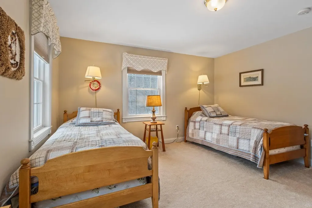 51 Old Field Road Yarmouth ME 04096