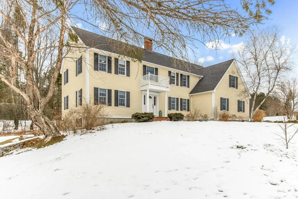51 Old Field Road Yarmouth ME 04096