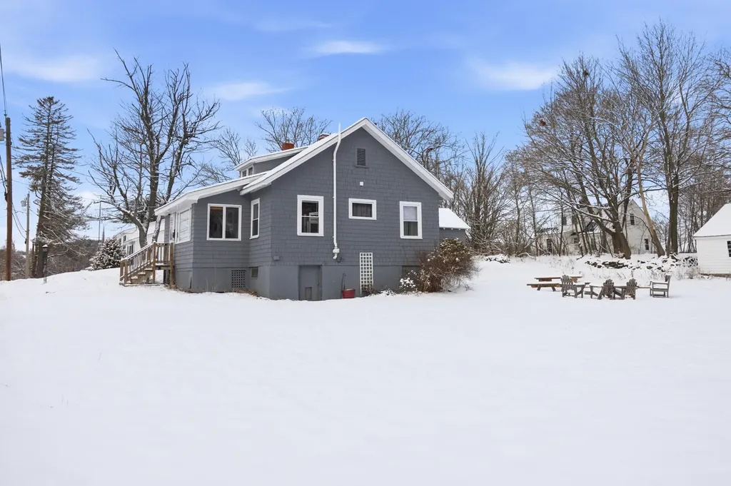 13 Longwood Avenue Augusta ME 04330