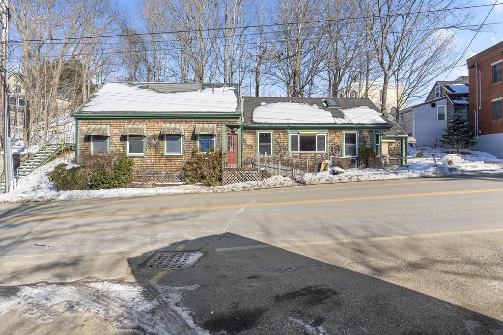 258 Jefferson Street Waldoboro ME 04572