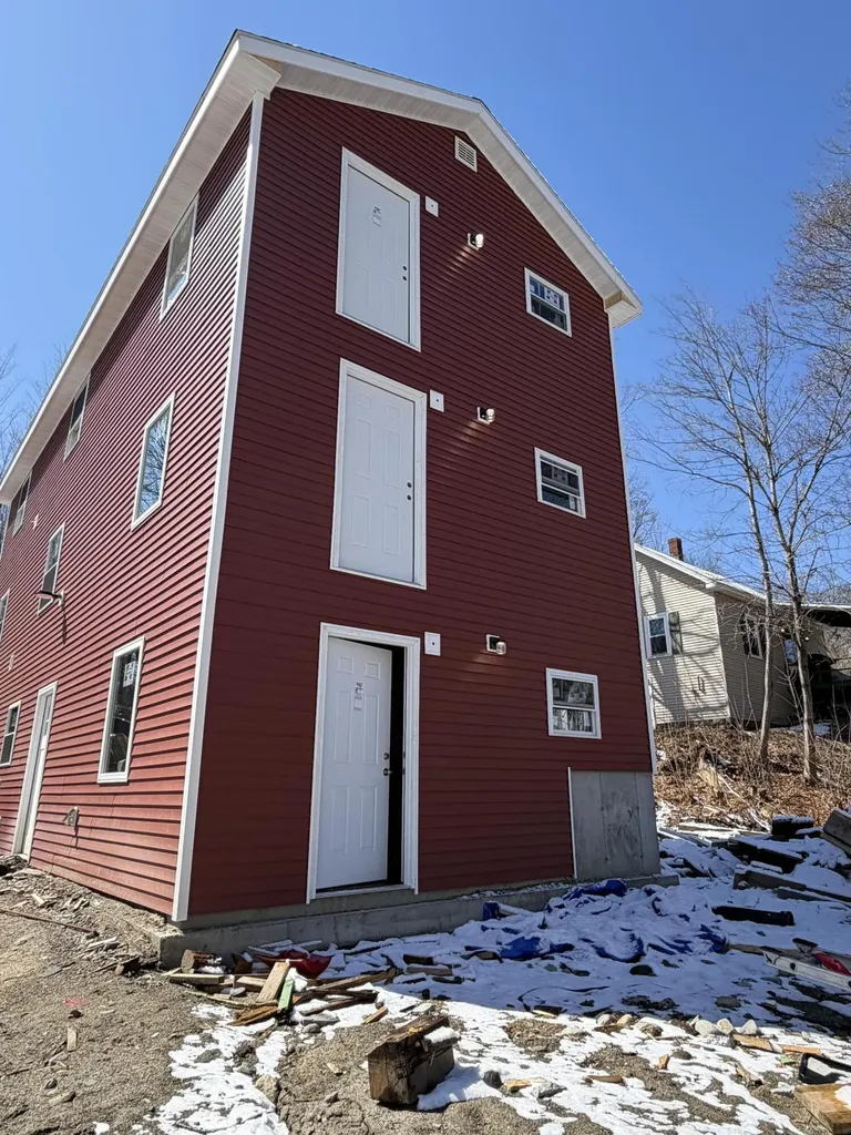 5 School Street Wilton ME 04294