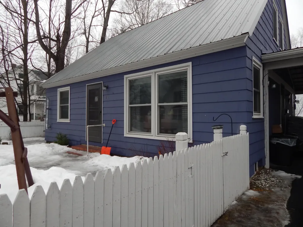21 Tucker Street Norway ME 04268