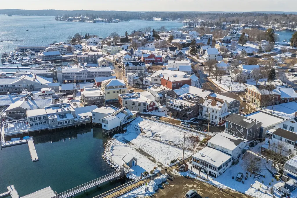12 By Way Boothbay Harbor ME 04538