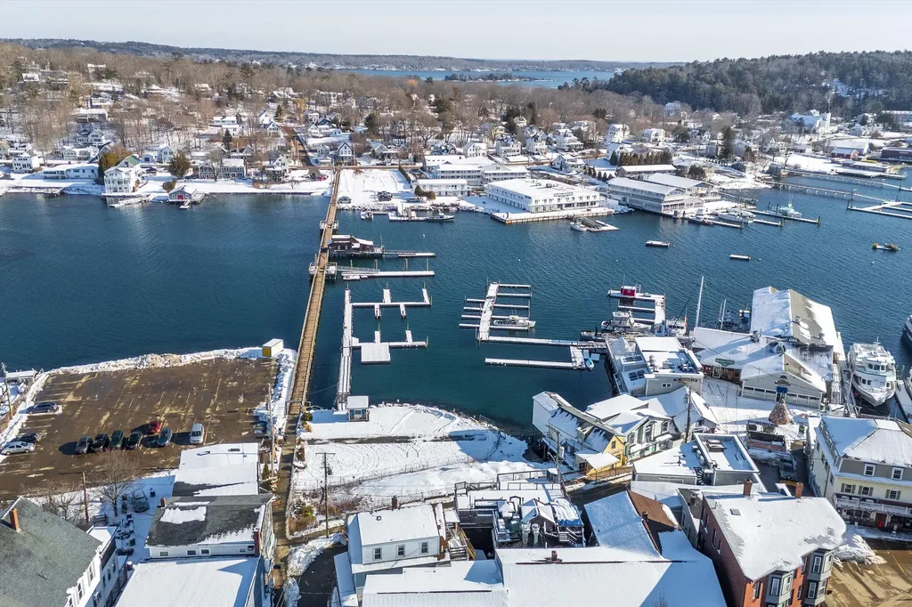 12 By Way Boothbay Harbor ME 04538