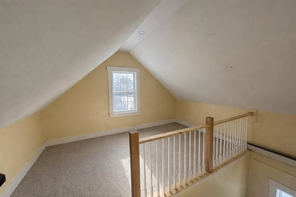 1327 U.s. 1 York ME 03902