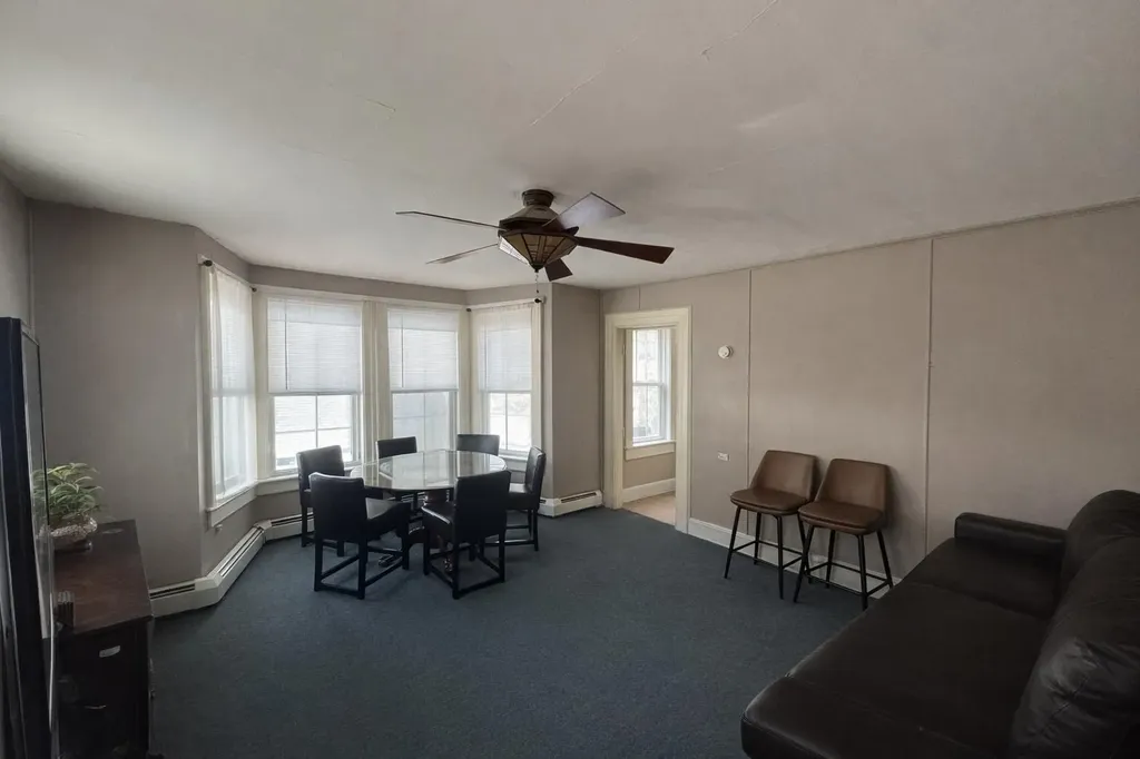 1327 U.s. 1 York ME 03902
