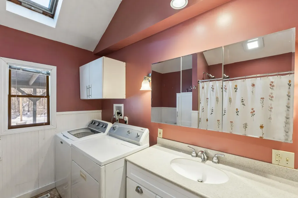 737 Commercial Street Rockport ME 04856