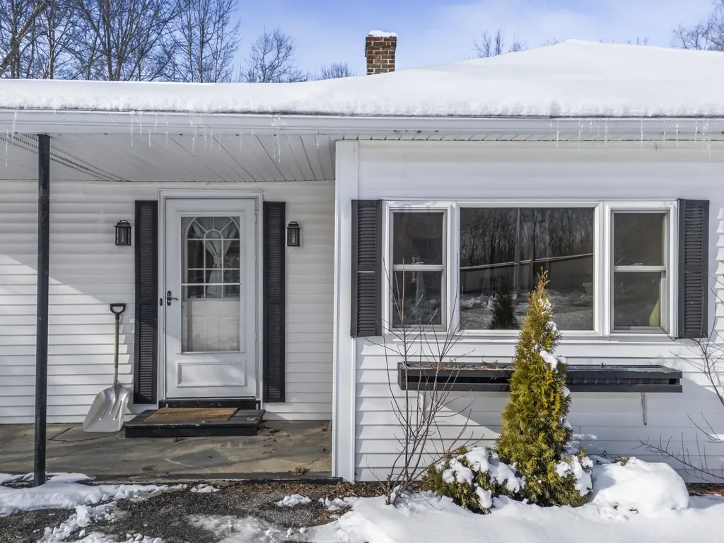 737 Commercial Street Rockport ME 04856