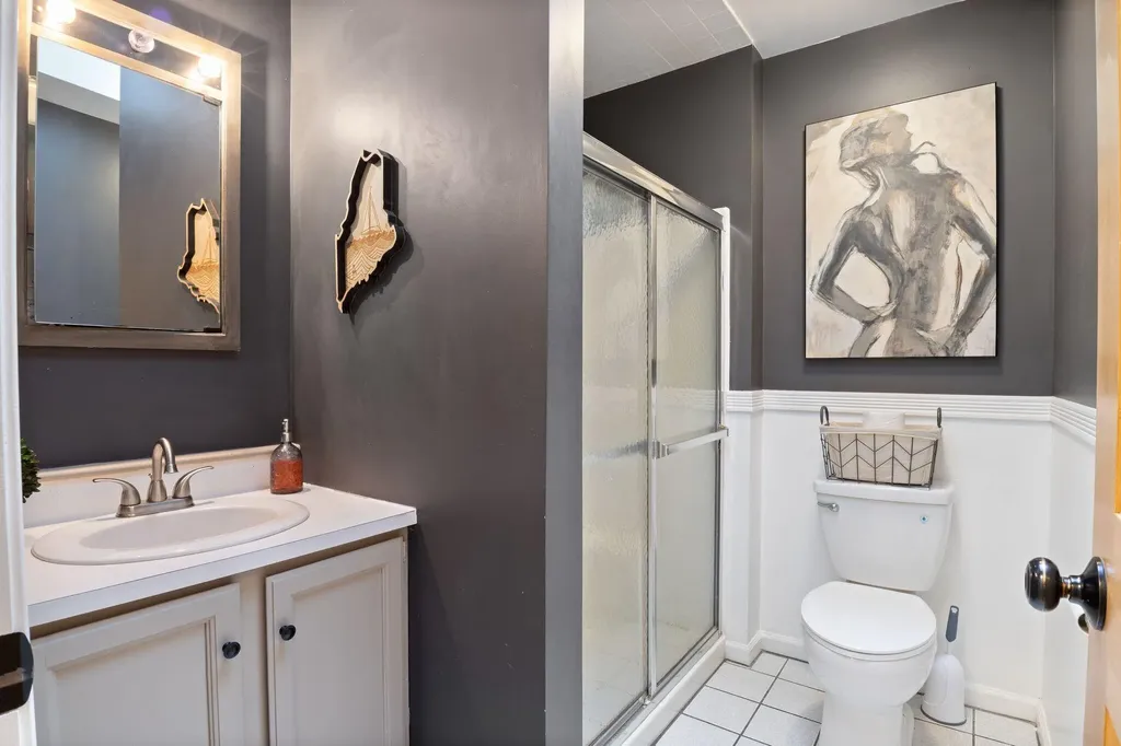 15 Monroe Drive Naples ME 04055
