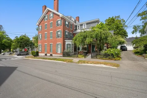 77 Broadway Bangor ME 04401