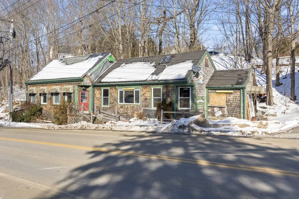 258 Jefferson Street Waldoboro ME 04572