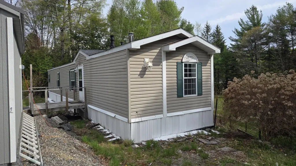 1035 Airline Road Clifton ME 04428