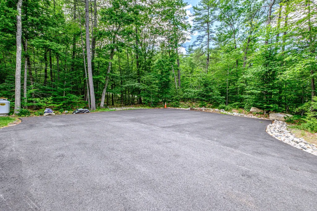 5 Whippoorwill Drive Naples ME 04055