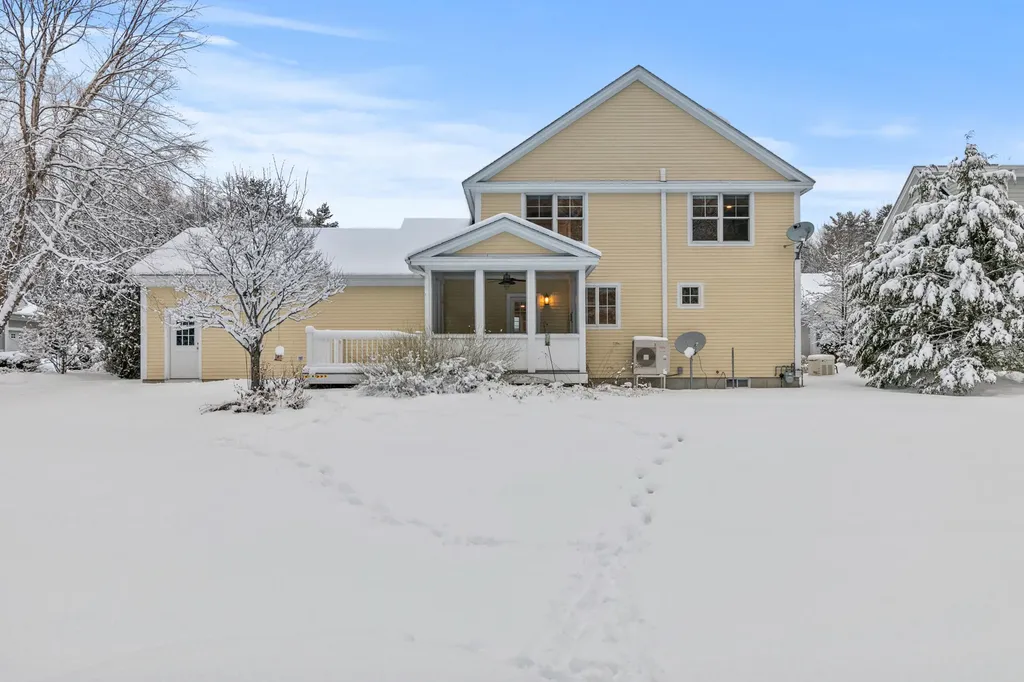 46 Ridgewood Drive Falmouth ME 04105
