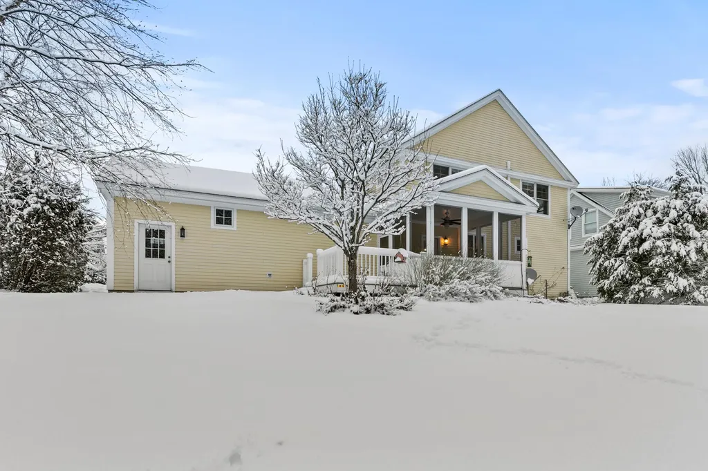 46 Ridgewood Drive Falmouth ME 04105