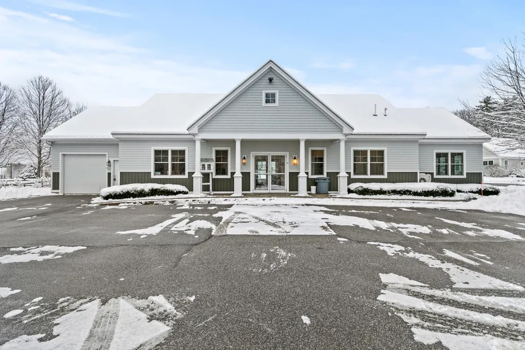 46 Ridgewood Drive Falmouth ME 04105