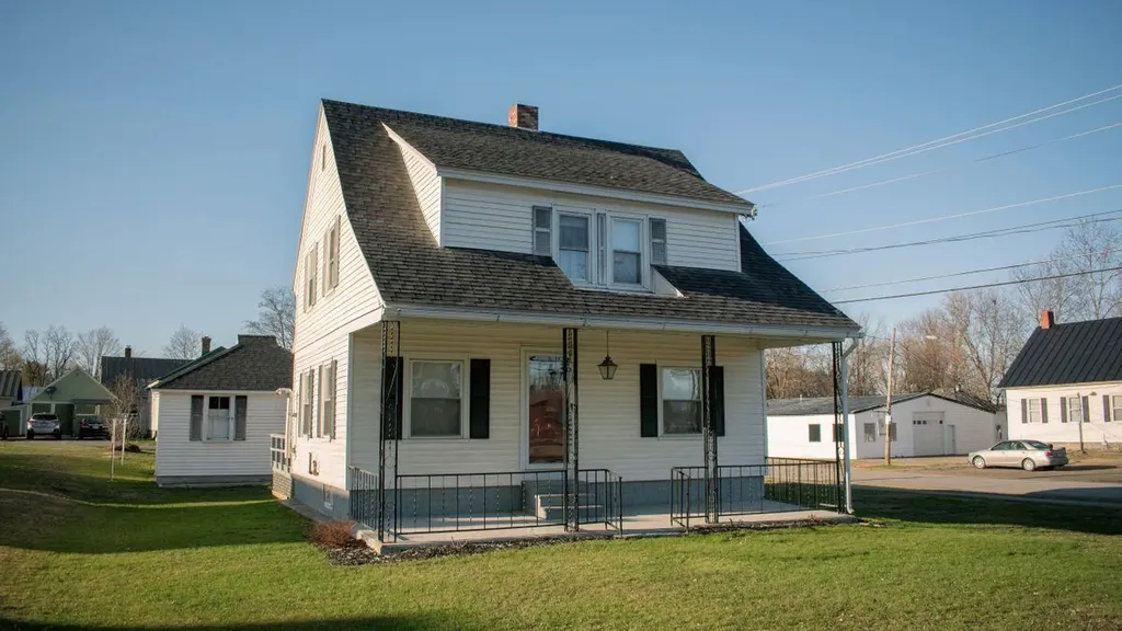 22 Jewett Street Skowhegan ME 04976