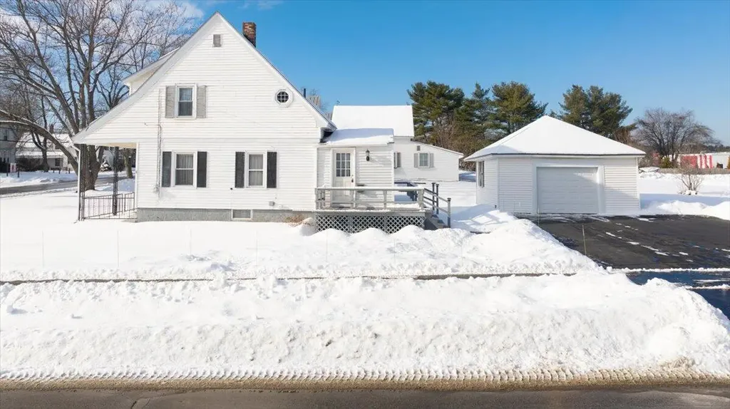 22 Jewett Street Skowhegan ME 04976
