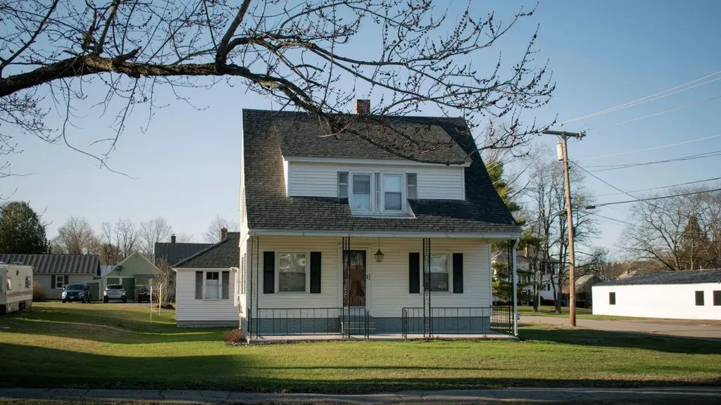 22 Jewett Street Skowhegan ME 04976