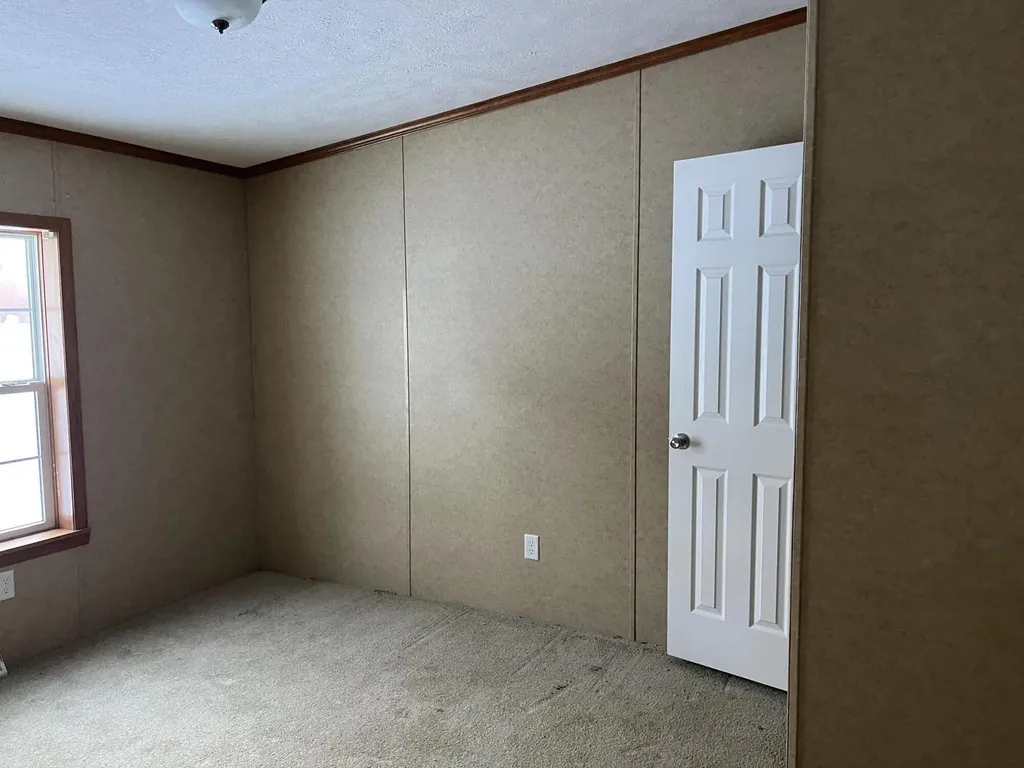 17 Averill Mobile Home Park Benton ME 04901