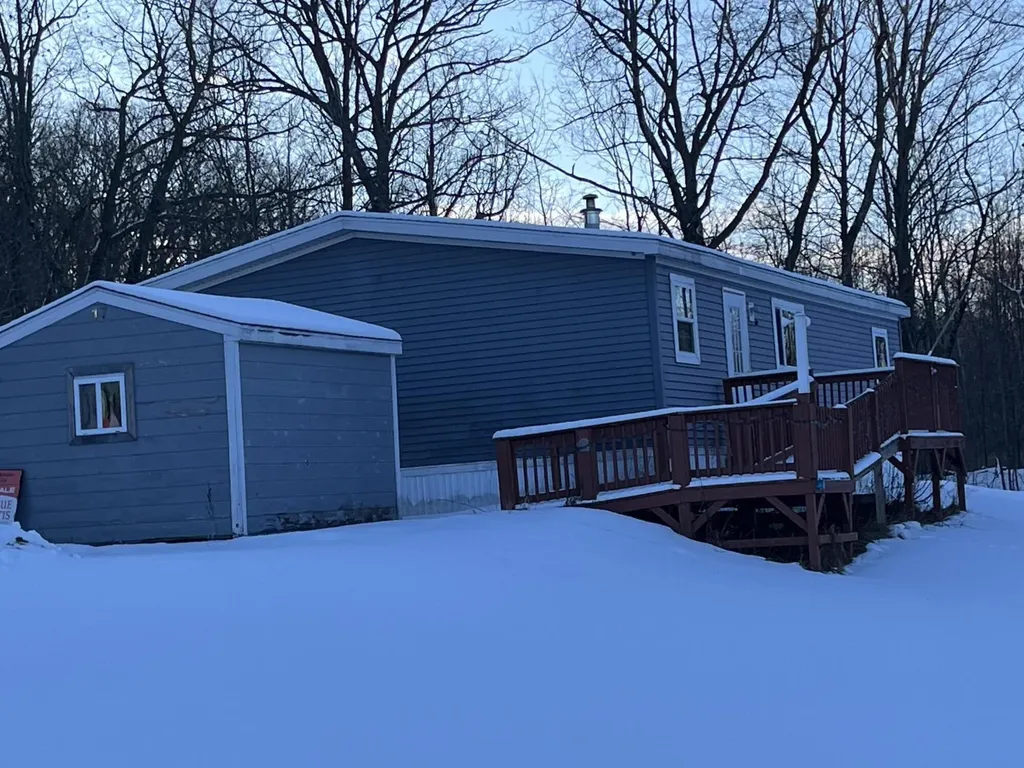 17 Averill Mobile Home Park Benton ME 04901