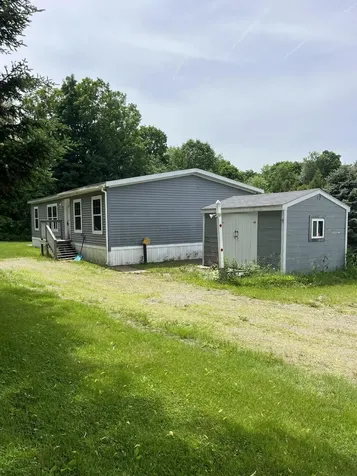 17 Averill Mobile Home Park Benton ME 04901