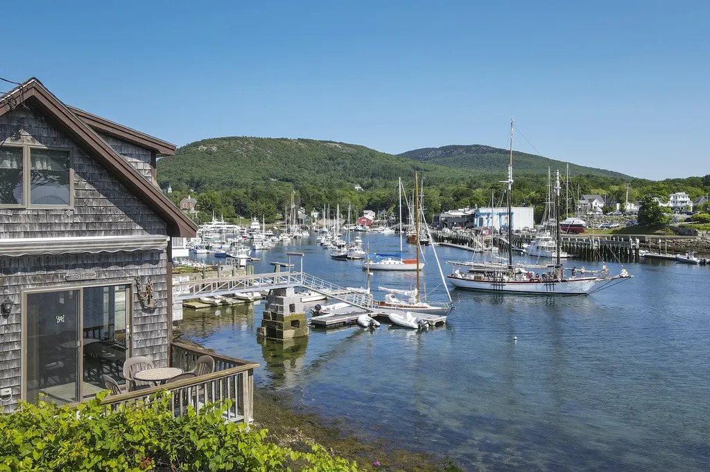 6 Bay Road Camden ME 04843