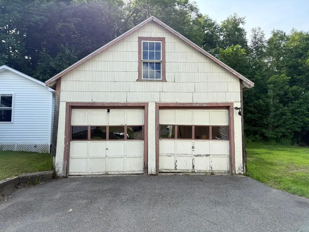 Millinocket ME 04462