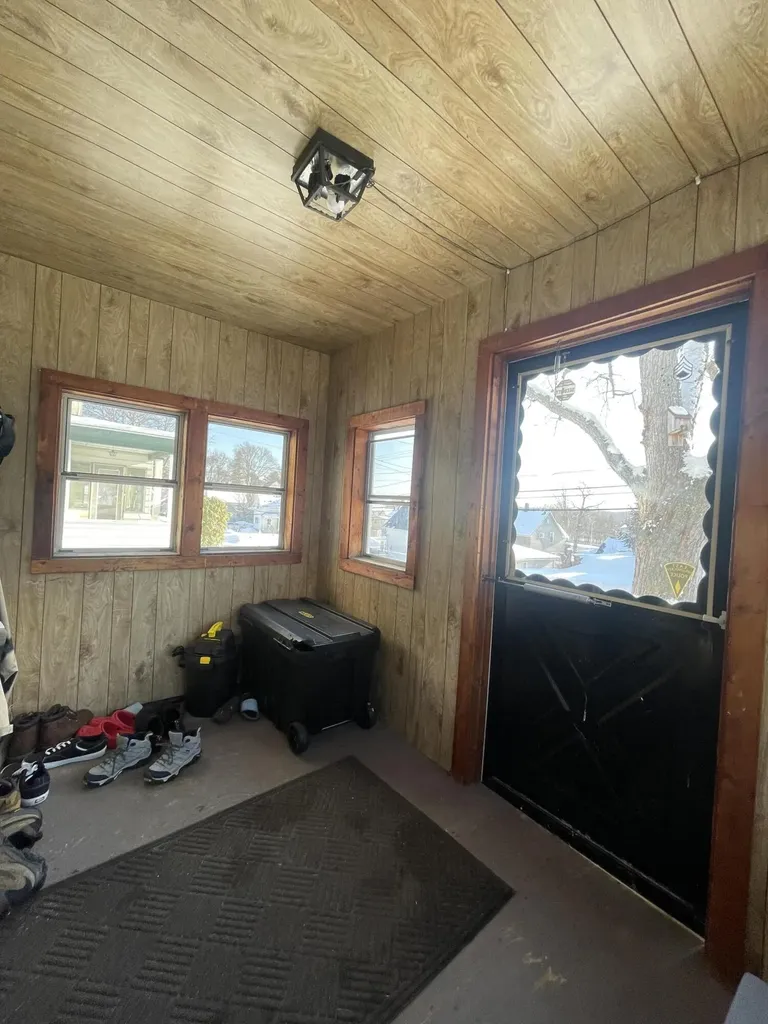 61 Park Street East Millinocket ME 04430