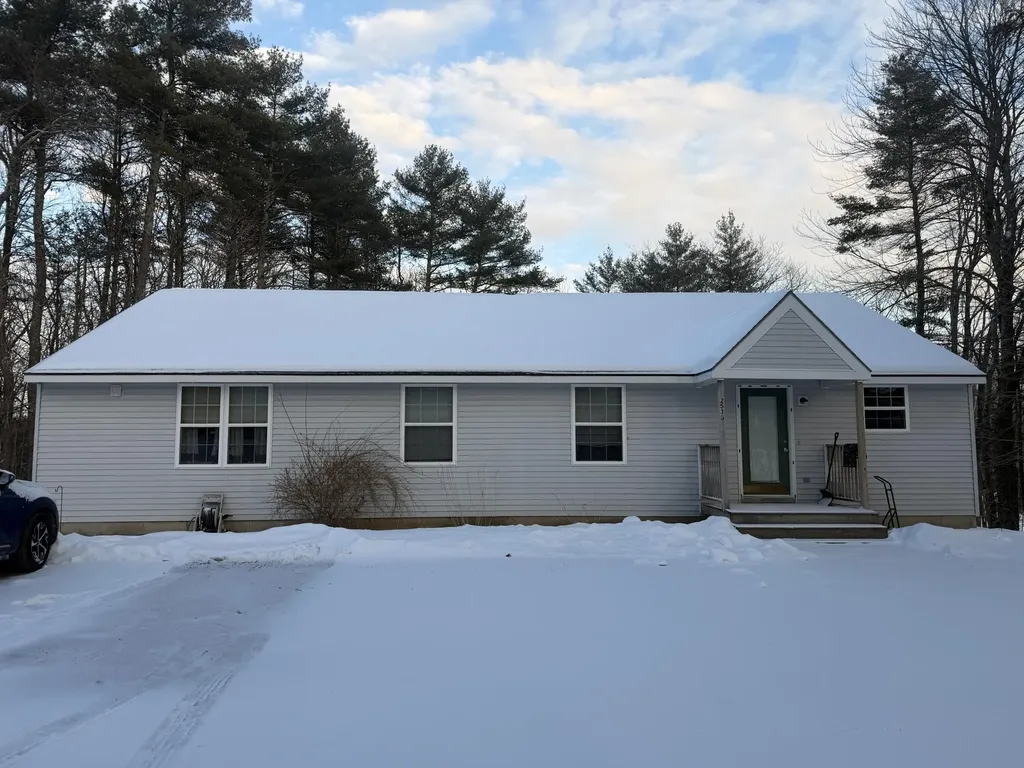 253 Portland Road Gray ME 04039